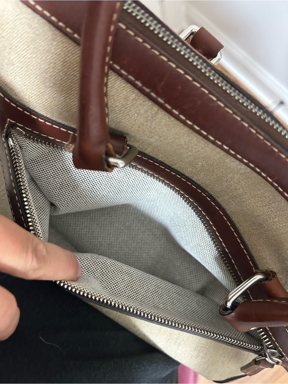 Vintage Dooney and Bourke Bag - Picture 6 of 10